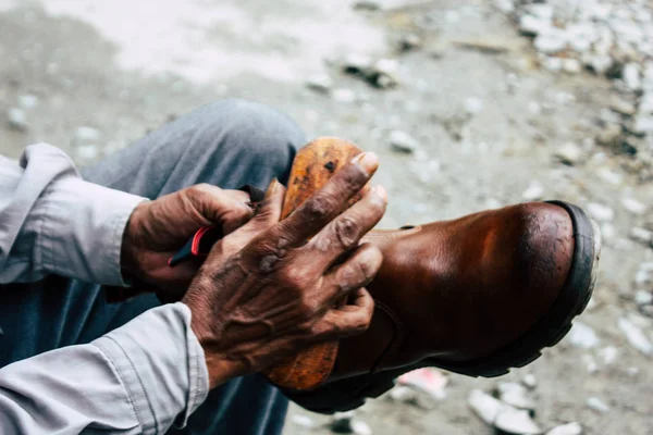 Kathmandu Nepal Agosto 2018 Primo Piano Lucidatore Scarpe Nepalese Che — Foto Stock