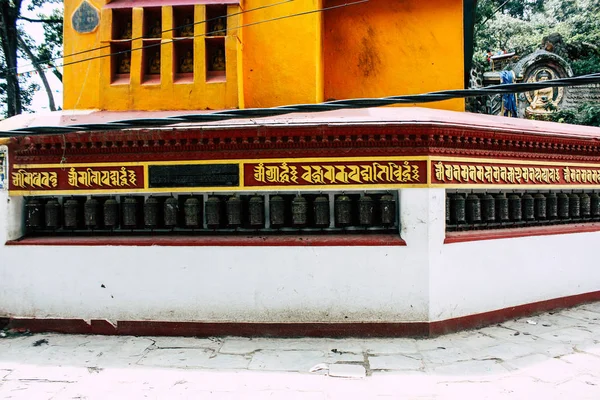 Kathmandu Nepal August 2018 Ansicht Der Tibetischen Gebetsmühlen Affentempel Swayambhunath — Stockfoto