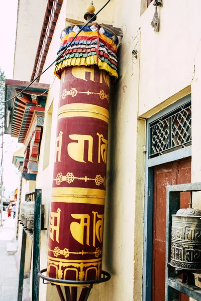 Kathmandu Nepal August 2018 Ansicht Der Tibetischen Gebetsmühlen Affentempel Swayambhunath — Stockfoto