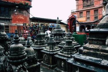 Katmandu Nepal 23 Ağustos 2018 siyah stupa görünümünü akşam Kathmandu maymun Tapınağı Swayambhunath alanının üst kısmında bulunan