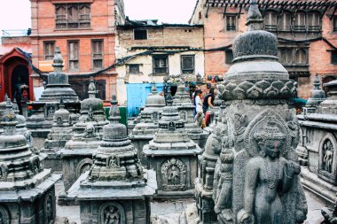 Katmandu Nepal 23 Ağustos 2018 siyah stupa görünümünü akşam Kathmandu maymun Tapınağı Swayambhunath alanının üst kısmında bulunan