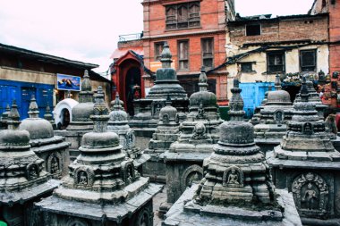 Katmandu Nepal 23 Ağustos 2018 siyah stupa görünümünü akşam Kathmandu maymun Tapınağı Swayambhunath alanının üst kısmında bulunan