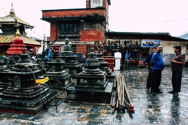 카트만두 2018 Stupa의 보기는 저녁에 카트만두에 원숭이 Swayambhunath 영역의 상단에 — 스톡 사진