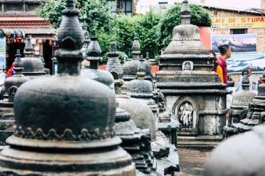 Katmandu Nepal 23 Ağustos 2018 siyah stupa görünümünü akşam Kathmandu maymun Tapınağı Swayambhunath alanının üst kısmında bulunan