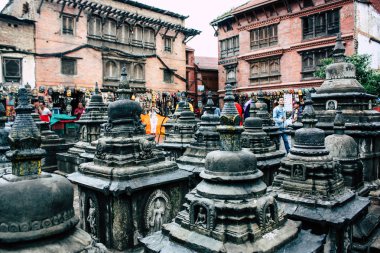 Katmandu Nepal 23 Ağustos 2018 siyah stupa görünümünü akşam Kathmandu maymun Tapınağı Swayambhunath alanının üst kısmında bulunan