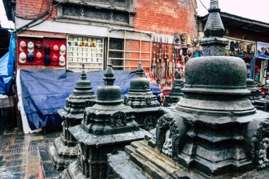 Katmandu Nepal 23 Ağustos 2018 siyah stupa görünümünü akşam Kathmandu maymun Tapınağı Swayambhunath alanının üst kısmında bulunan