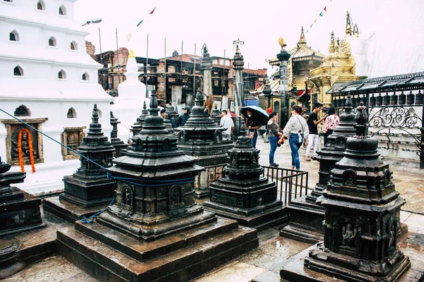 Kathmandu Nepal Agosto 2018 Vista Estupa Preta Localizada Topo Templo — Fotografia de Stock