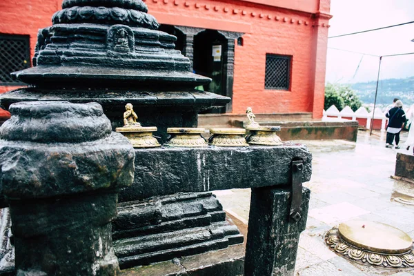 Kathmandu Nepal Agosto 2018 Vista Estupa Preta Localizada Topo Templo — Fotografia de Stock