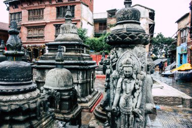 Katmandu Nepal 23 Ağustos 2018 siyah stupa görünümünü akşam Kathmandu maymun Tapınağı Swayambhunath alanının üst kısmında bulunan