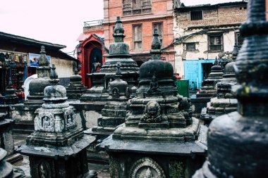 Katmandu Nepal 23 Ağustos 2018 siyah stupa görünümünü akşam Kathmandu maymun Tapınağı Swayambhunath alanının üst kısmında bulunan