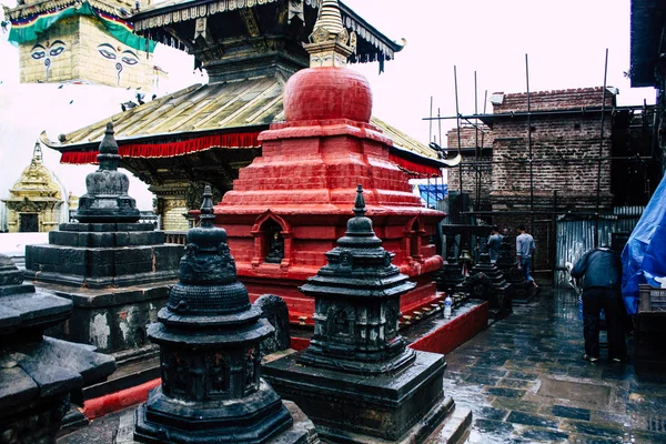 Kathmandu Nepal Agosto 2018 Vista Estupa Preta Localizada Topo Templo — Fotografia de Stock