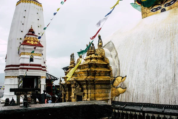 Kathmandu Nepal Agosto 2018 Fechar Estupa Buda Localizada Topo Templo — Fotografia de Stock