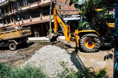 Katmandu Nepal 23 Ağustos 2018 Katmandu Swayambhunath alanında akşam maymun tapınakta alt yol inşaat alanında görünümünü