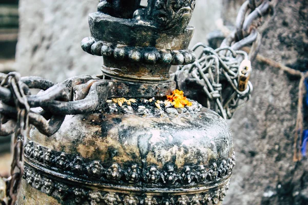 ネパール カトマンズ 2018 日夕方カトマンズ スワヤンブナート エリアに猿の寺で聖なる鐘のビュー — ストック写真