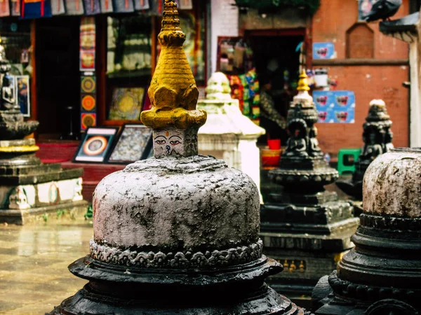 加德满都尼泊尔2018年8月31日什里 Gha 佛塔寺位于加德满都 Thamel 和杜巴广场之间的 Naghal 区晚上 — 图库照片