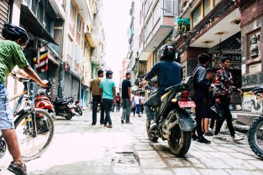 Katmandu Nepal 24 Ağustos 2018 Durbar sokakta Naghal District Kathmandu sabah yürüyüş bilinmeyenli insan görünümü