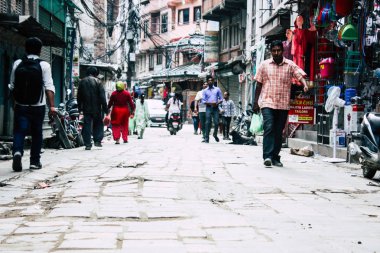 Katmandu Nepal 24 Ağustos 2018 Durbar sokakta Naghal District Kathmandu sabah yürüyüş bilinmeyenli insan görünümü