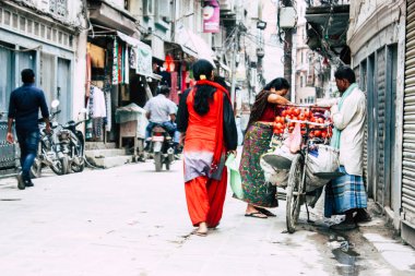 Katmandu Nepal 24 Ağustos 2018 Durbar sokakta Naghal District Kathmandu sabah yürüyüş bilinmeyenli insan görünümü