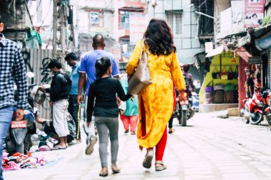 Katmandu Nepal 24 Ağustos 2018 Durbar sokakta Naghal District Kathmandu sabah yürüyüş bilinmeyenli insan görünümü