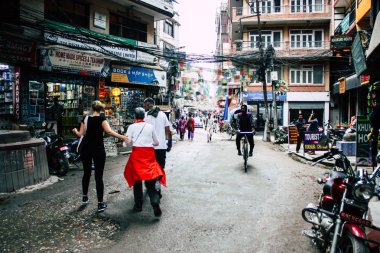 Katmandu Nepal 24 Ağustos 2018 Durbar sokakta Naghal District Kathmandu sabah yürüyüş bilinmeyenli insan görünümü