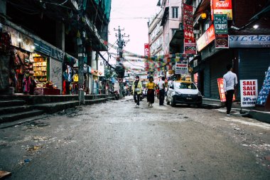 Katmandu Nepal 24 Ağustos 2018 Durbar sokakta Naghal District Kathmandu sabah yürüyüş bilinmeyenli insan görünümü
