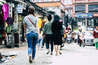 Katmandu Nepal 24 Ağustos 2018 Durbar sokakta Naghal District Kathmandu sabah yürüyüş bilinmeyenli insan görünümü