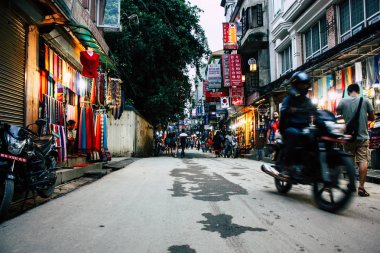 Katmandu Nepal 24 Ağustos 2018 Durbar sokakta Naghal District Kathmandu sabah yürüyüş bilinmeyenli insan görünümü