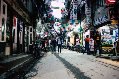Katmandu Nepal 24 Ağustos 2018 Durbar sokakta Naghal District Kathmandu sabah yürüyüş bilinmeyenli insan görünümü