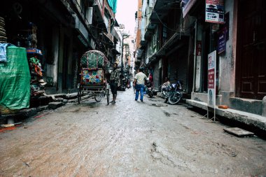 Katmandu Nepal 24 Ağustos 2018 Durbar sokakta Naghal District Kathmandu sabah yürüyüş bilinmeyenli insan görünümü