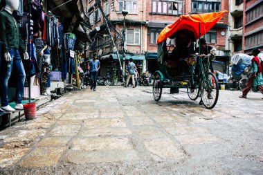 Katmandu Nepal 24 Ağustos 2018 Durbar sokakta Naghal District Kathmandu sabah yürüyüş bilinmeyenli insan görünümü