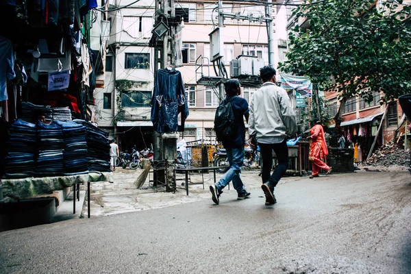 Katmandu Nepal 24 Ağustos 2018 Durbar sokakta Naghal District Kathmandu sabah yürüyüş bilinmeyenli insan görünümü