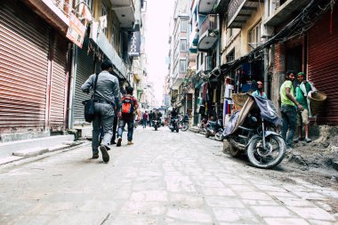 Katmandu Nepal 24 Ağustos 2018 Durbar sokakta Naghal District Kathmandu sabah yürüyüş bilinmeyenli insan görünümü