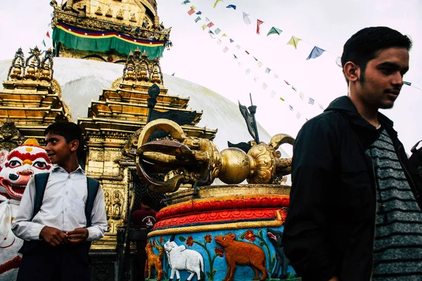Katmandu Nepál 2018 Augusztus Ismeretlen Turista Majom Templom Látképe Swayambhunath — Stock Fotó