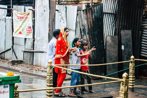 Katmandú Nepal Agosto 2018 Vista Personas Desconocidas Rezando Templo Mono — Foto de Stock