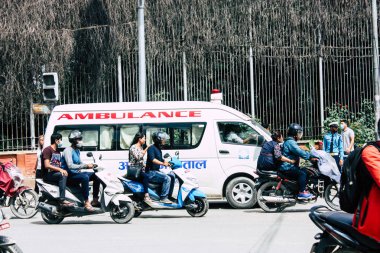 Katmandu Nepal 26 Ağustos 2018 Katmandu Thamel bölgesinde öğleden sonra Caddesi'nde trafik sıkışıklığı görünümünü