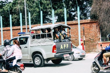 Katmandu Nepal 26 Ağustos 2018 Katmandu Thamel bölgesinde öğleden sonra Caddesi'nde trafik sıkışıklığı görünümünü