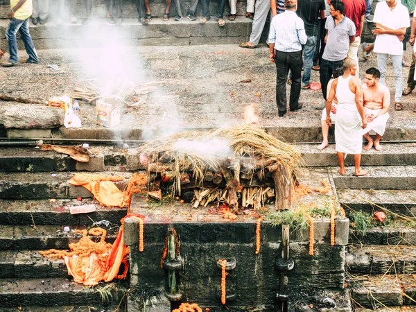 Kathmandu Nepal Agosto 2018 Vista Pessoas Hindus Desconhecidas Participando Uma — Fotografia de Stock