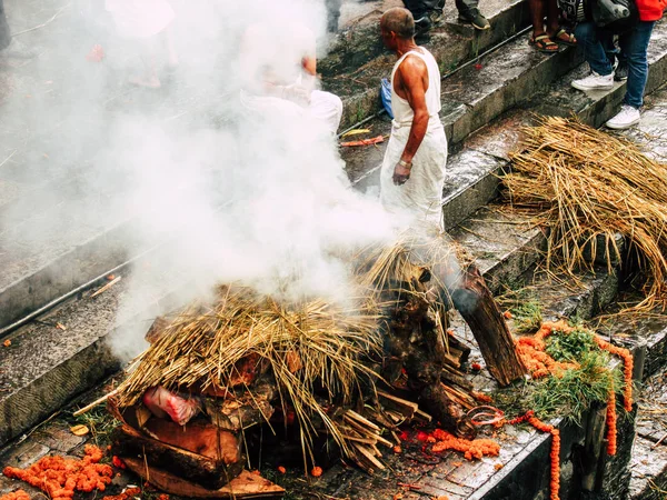 Kathmandu Nepal Agosto 2018 Vista Pessoas Hindus Desconhecidas Participando Uma — Fotografia de Stock