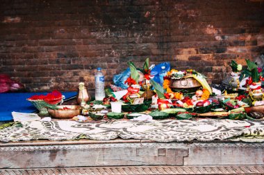Katmandu Nepal 27 Ağustos 2018 Closeup sabah Pashupatinath Tapınağı içinde dini bir tören için çeşitli nesneler