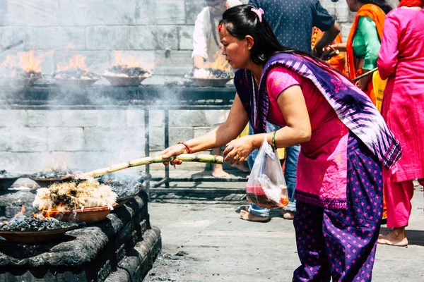 Катманду Непал Серпня 2018 Подання Невідомих Індуїстських Людей Які Роблять — стокове фото