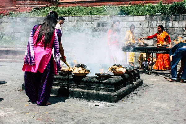 Kathmandu Nepál Augusztus 2018 Ismeretlen Hindu Emberek Hogy Tűz Szertartás — Stock Fotó