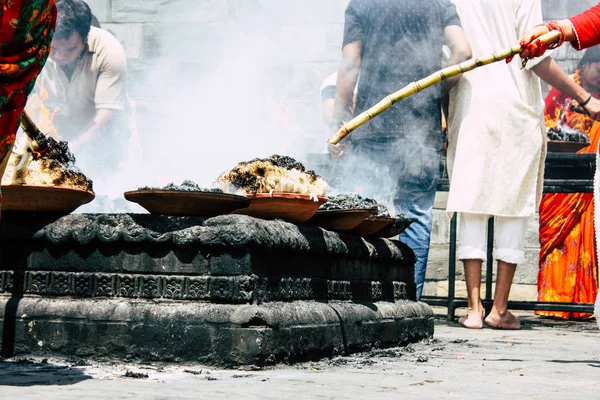 Kathmandu Nepal August 2018 View Unknowns Hindu People Making Fire — Stock Photo, Image