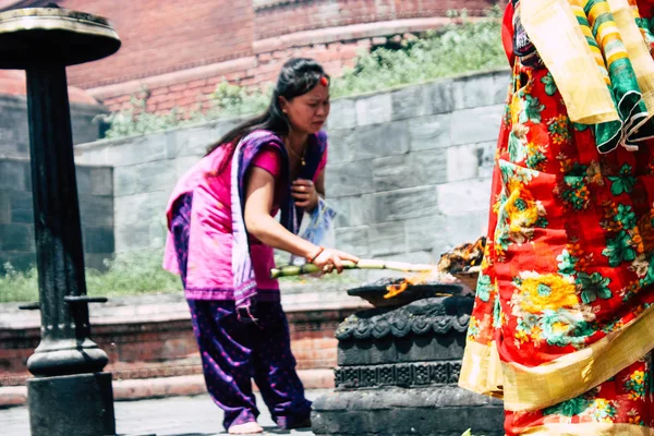 Katmandú Nepal Agosto 2018 Vista Personas Hindúes Desconocidas Haciendo Ceremonia — Foto de Stock