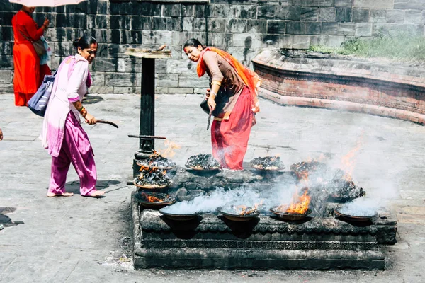 Kathmandu Nepal August 2018 View Unknowns Hindu People Making Fire — Stock Photo, Image