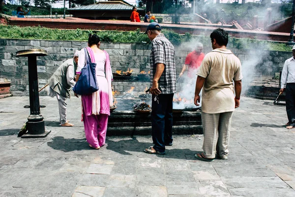 Катманду Непал Серпня 2018 Подання Невідомих Індуїстських Людей Які Роблять — стокове фото