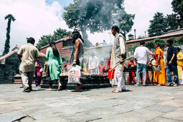 Kathmandu Nepal Agosto 2018 Vista Pessoas Desconhecidas Hindus Fazendo Cerimônia — Fotografia de Stock