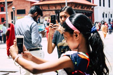 Katmandu Nepal 27 Ağustos 2018 sabah Pashupatinath Tapınağı ziyaret bilinmeyen Hindu çocuk portresi