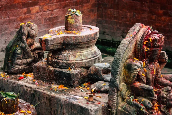 Kathmandu Nepal Sierpień 2018 Zbliżenie Miejsca Kultu Wnętrzu Świątyni Pashupatinath — Zdjęcie stockowe