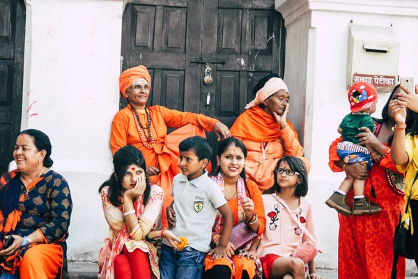 加德满都尼泊尔2018年8月27日在帕斯帕提那寺萨杜不明的橙色衣服的特写 — 图库照片