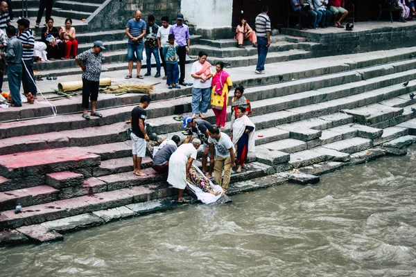 Kathmandu Nepal Augusti 2018 Visa Okända Hinduiska Människor Deltar Religiös — Stockfoto